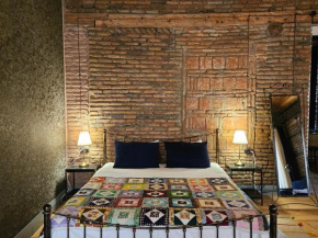 Old Gold Apartment